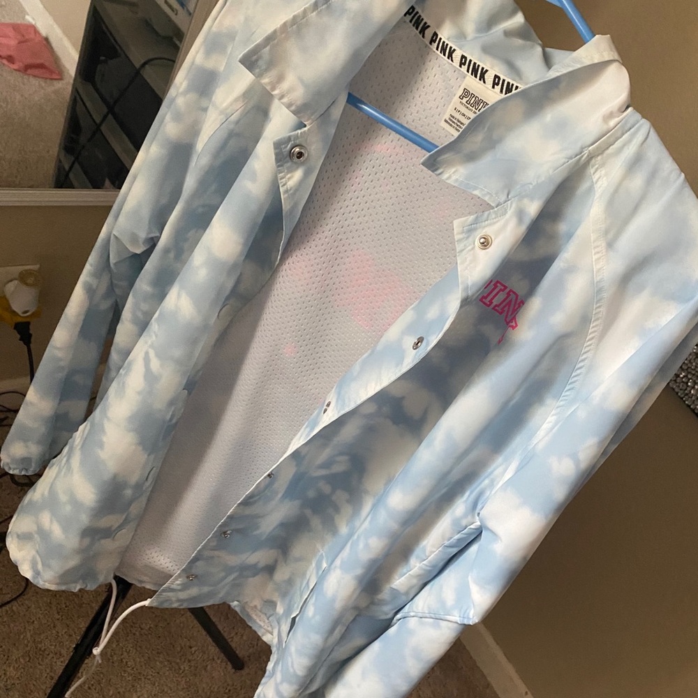 Jacket like a windbreaker . Never worn